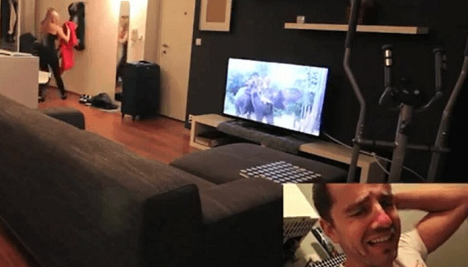 Se videoen: “Hun lurer i min telefon”-prank går helt galt