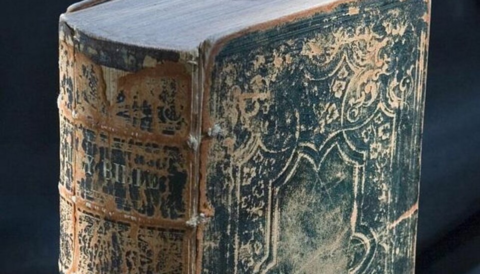 Hotelbibel gemte på frækt sextestamente Et par pralede med at have haft sex 11 gange på under et døgn i siderne på en bibel på et værelse på Gilleleje Badehotel. De skrev også en liste ned over, hvor deres seksuelle udskejelser havde fundet sted. Du kan se hele listen ved at klikke gennem galleriet. Foto: Wikipedia