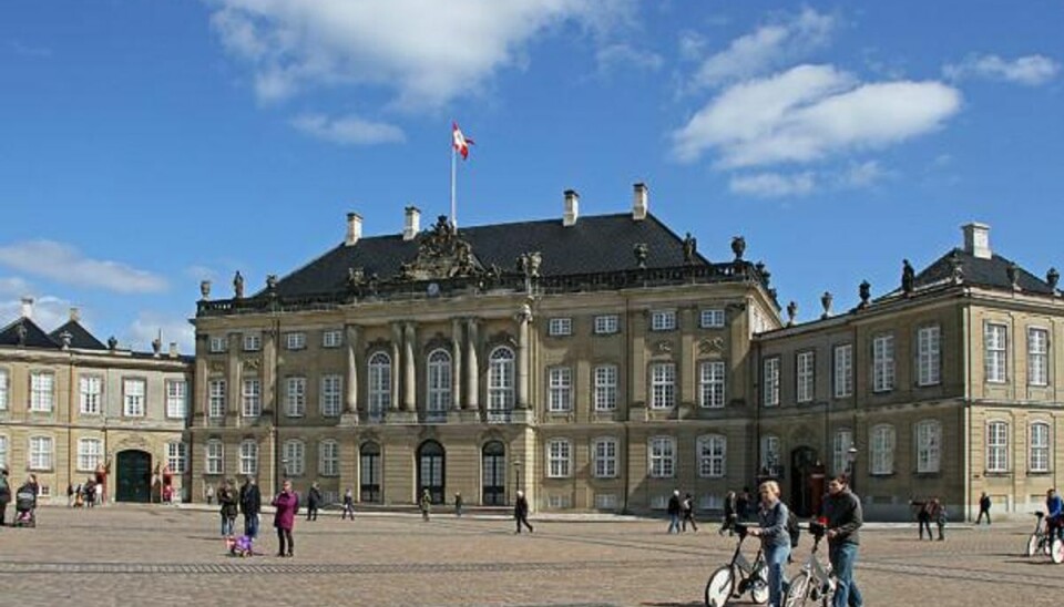 Margrethe dropper Amalienborg og sender tale på storskærm