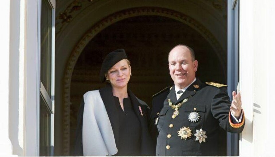 Royale tvillinger regerer nu med hård hånd Newspaq