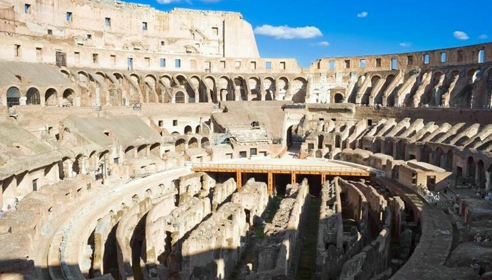 Det har kostet en turist 20.000 euro at kradse sit fornavn på en af Colosseums vægge. Foto: Colourbox