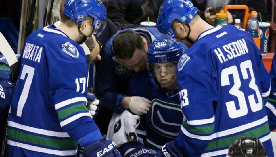 Dansk NHL-stjerne besvimet efter tackling Newspaq