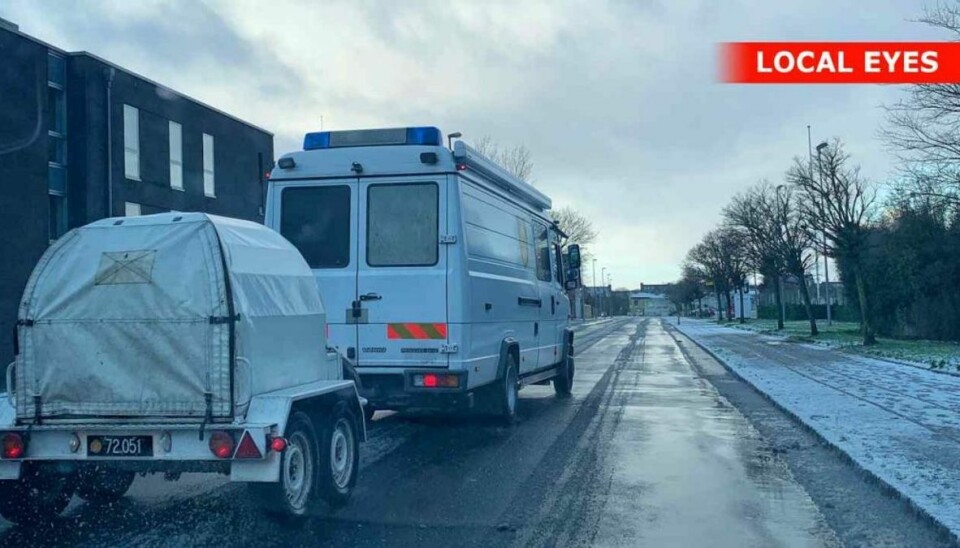 Finder håndgranat i lejlighed Granaten blev sikret og kørt væk. Foto: Localeyes.dk