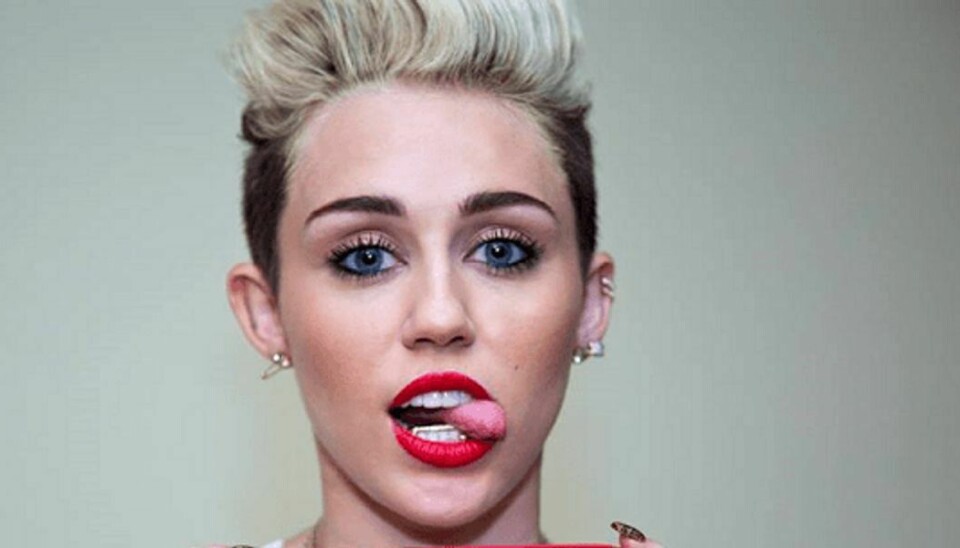 Miley Cyrus viser sine brystvorter i nyt billede på Instagram. Klik videre i dette galleri og se selv.