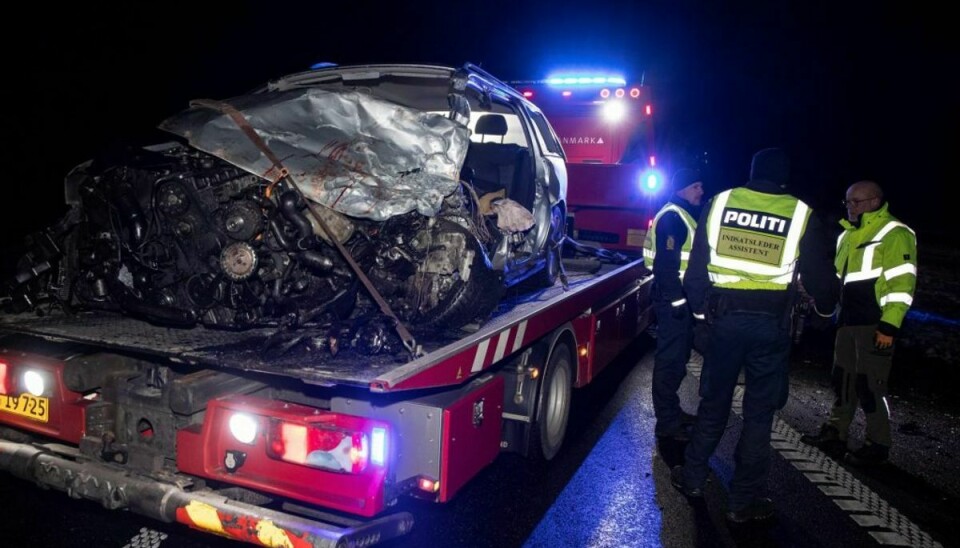 Politiet efterlyser vidner, der natten til fredag så en bilist på motorvejen ved Støvring. KLIK for flere billeder. Foto: Rasmus Skaftved.