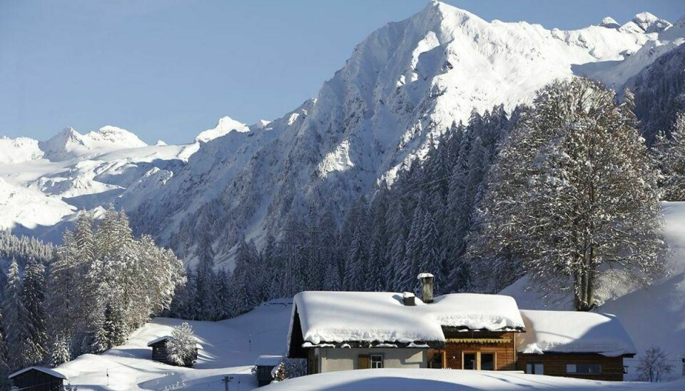 Fire skiløbere er omkommet efter en lavine lørdag ramte et skisportssted i Landquart i Schweiz. Foto: Iris/Scanpix.