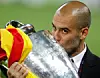 Pep Guardiola kysser Champions League-trofæet, da han senest vandt turneringen tilbage i 2011 med Barcelona. Et årti senere fylder han 50 år. (Arkivfoto) – Foto: Phil Noble/Reuters.