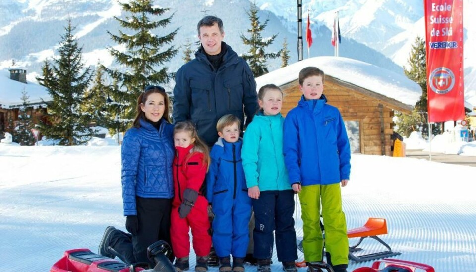 Den kongelige familie poserer for medierne i Verbier, Schweitz. Foto: Albert Nieboer/Scanpix