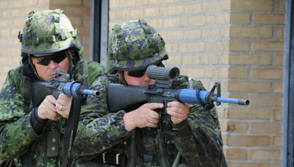 Hjemmeværnet vil nu undersøge, om dets våben skal sikres bedre mod tyveri. Foto: Colourbox