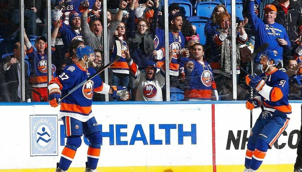 Frans Nielsen misser straffeslag i Islanders-nederlag Frans Nielsen ses her til højre i billedet. Foto: AL BELLO/Scanpix.