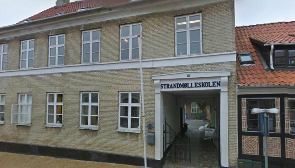 Skoleleder sigtet: Ledte efter nissehuer i elevers bukser Skolelederen på Strandmølleskolen er blevet sigtet for blufærdighedskrænkelse. Foto: Google Street View