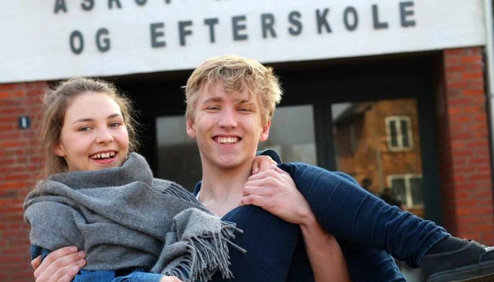 Rebel Hart: Stor musical-opsætning på efterskole Her ses Laura Nøddelund og William Grinder Bretlau.