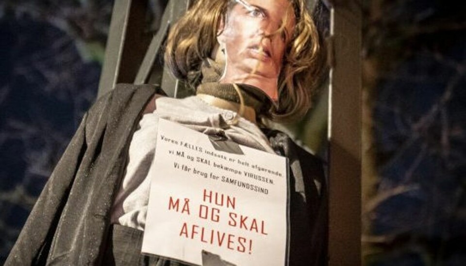 Brænder Mette F.-dukke af: -Afskyeligt