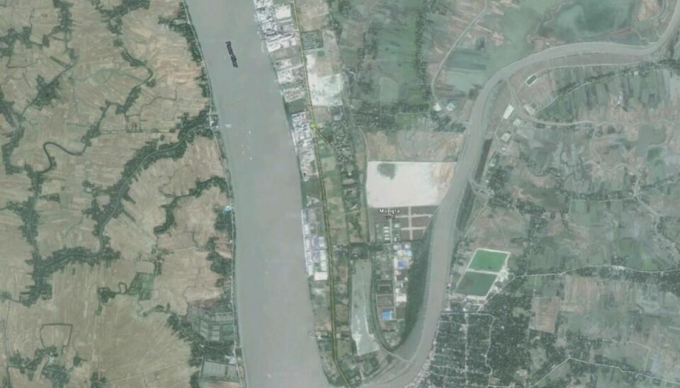100 frygtes fanget i ruiner: Fabrik kollapser Foto: Google Earth