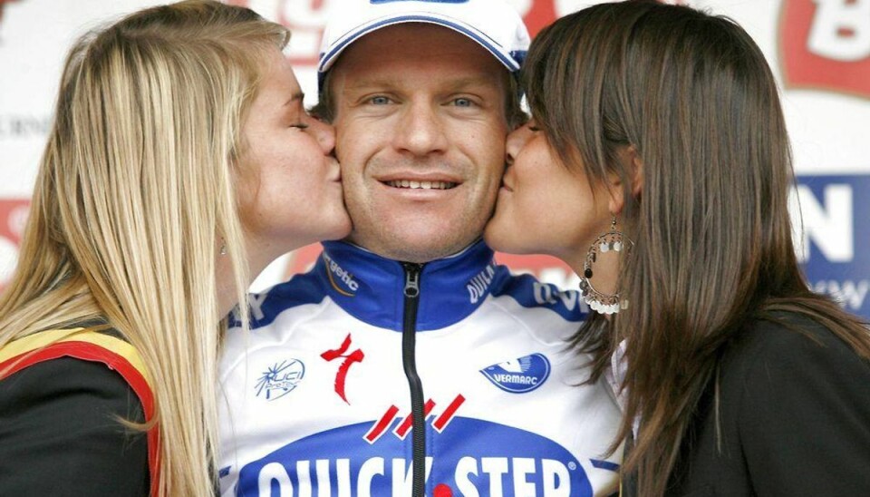 Tinkoff-Saxo-ryttere roser Tinkov Foto: SEBASTIEN PIRLET/Scanpix.