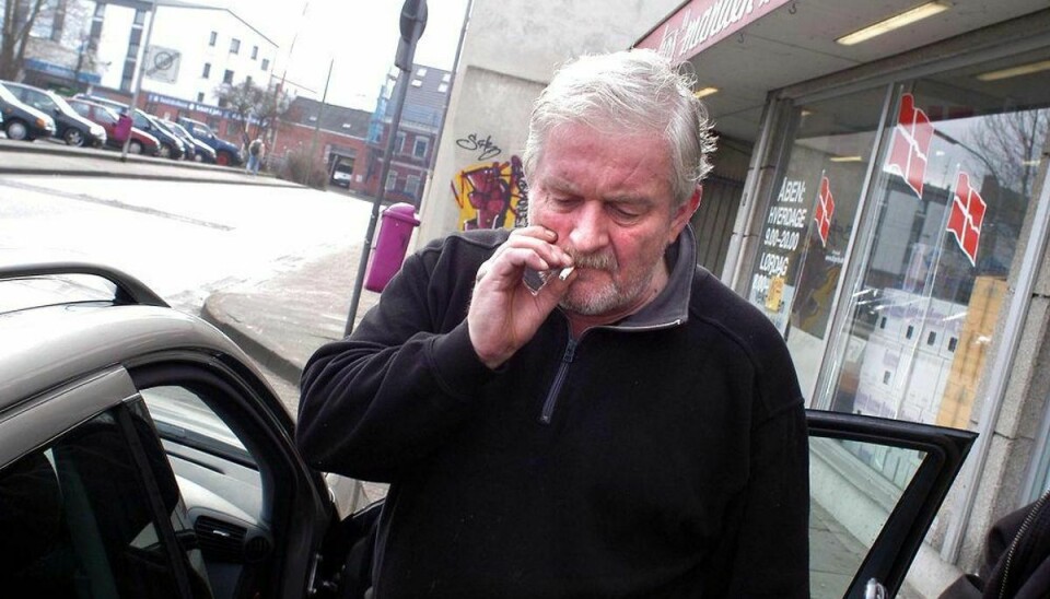 Kay-Uwe Jensen, der gik under tilnavnet “Manden med den krøllede habit” er død, 71 år gammel. Foto: Erik Smedegaard/Scanpix.