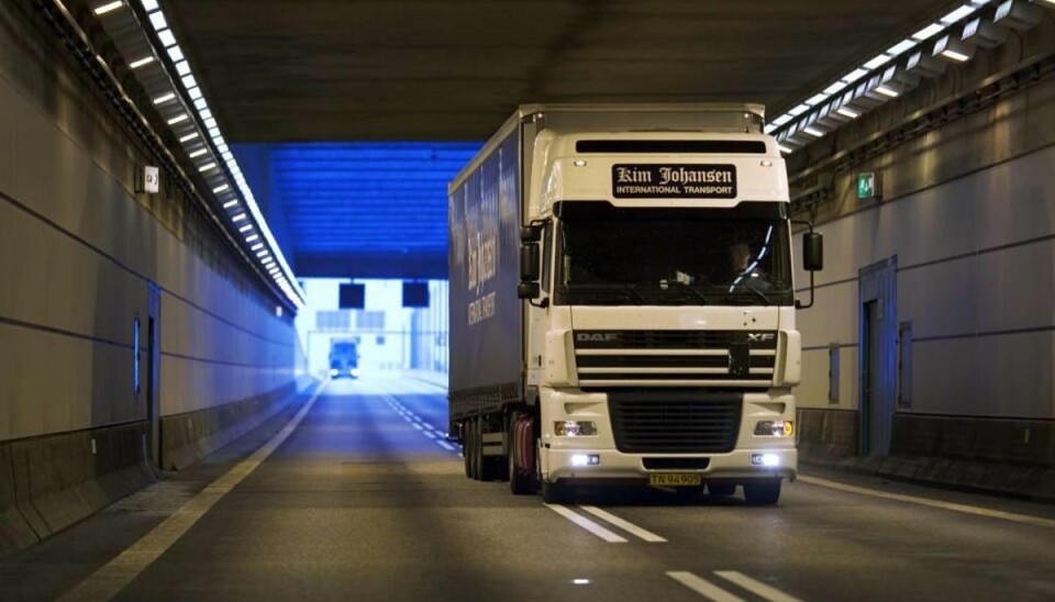 Varmefølsomt udstyr skal spore fodgængere i Øresundstunnel Øresundsbroen mellem Danmark og Sverige er ikke for fodgængere. Foto: Øresundsbroen.