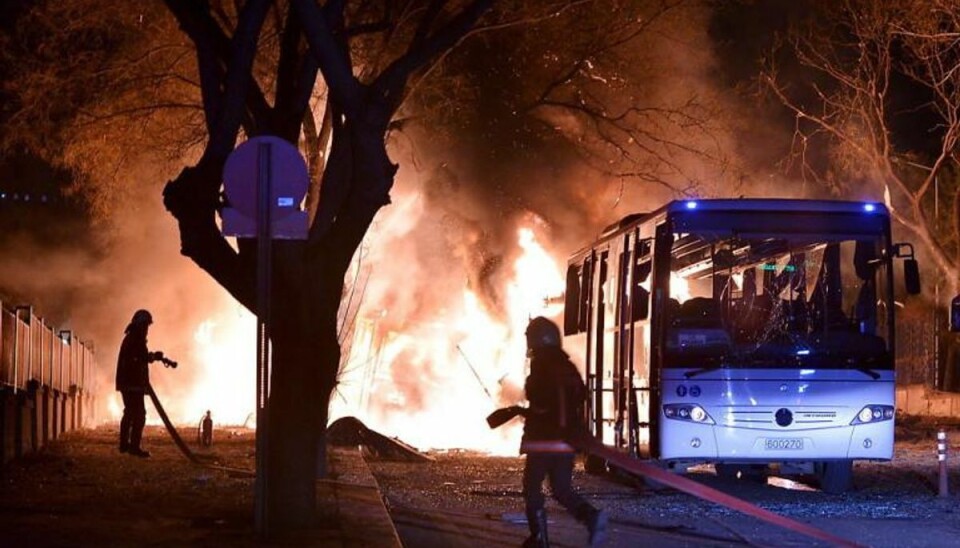 Dødstallet vokser i Tyrkiet efter bombeangreb Den voldsomme eksplosion kunne høres over hele Ankara. Foto: Scanpic