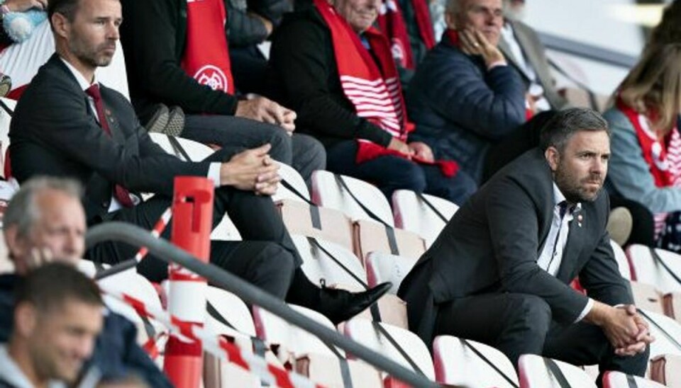 Inge André Olsen (til højre) har været sportschef i AaB siden april 2020. Foto: Henning Bagger/Scanpix