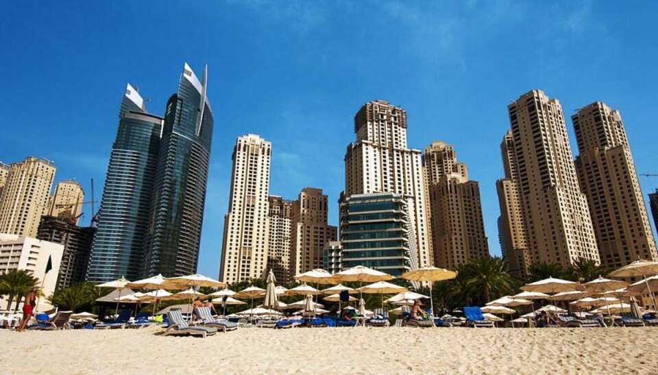 Ferie: Vi vil både have by og strand Dubai er en af de storbyer, hvor stranden er nærmeste nabo. Foto: Spies/Presse
