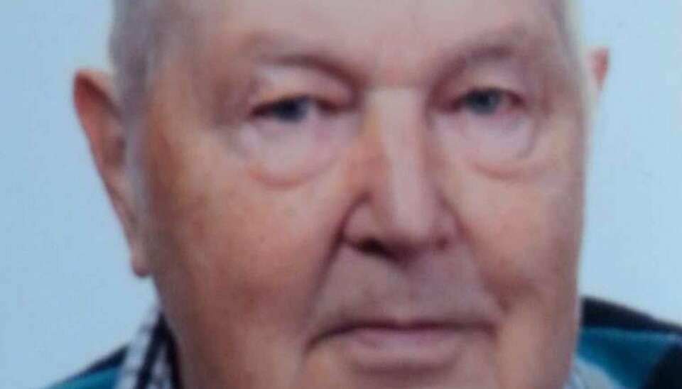 Efterlysning: Mand i bil forsvundet 80-årige Arne Laursen forsvandt i dag klokken 09 fra en adresse i Ry. Privatfoto.