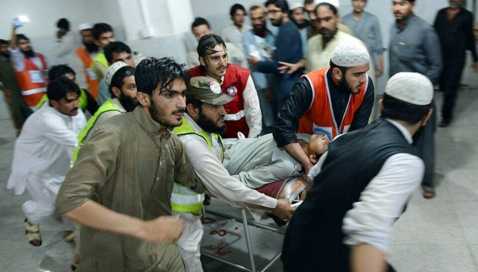 Uvejr får bygninger til at kollapse i Pakistan Foto: A Majeed/Scanpix.