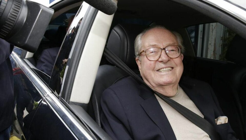Le Pen smidt ud af sit eget parti Grundlæggeren af Front Nationale, Jean-Marie Le Pen, er blevet smidt ud af det parti han selv stiftede, og som nu ledes af hans egen datter. Foto: Philippe Wojazer/Scanpix.