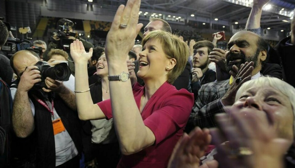 Lederen af SNP Nicola Sturgeon ved valget. Foto: Andy Buchanan