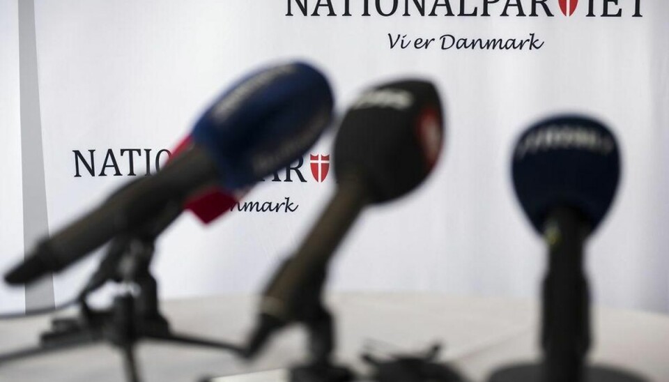 Nationalpartiet giver op og går til plan B ARKIV udsendt 29.5.2015. Nationalpartiet opgiver at stille op til folketingsvalget. Pressemøde tirsdag den 7. april kl. 14 på Hotel Stay i København. Nationalpartiets formand Kashif Ahmad introducerede kort politikeren Yahya Hassan, hvorefter Hassan grundigt redegjorde for de tanker og overvejelser, der ligger bag hans kandidatur. (Foto: Simon Skipper/Scanpix 2015)