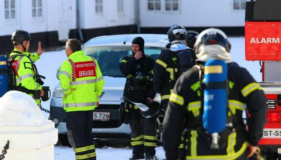Det sønderjyske beredskab var massivt til stede ved slotsbranden. KLIK VIDERE OG SE FLERE BILLEDER. Foto: presse-fotos.dk