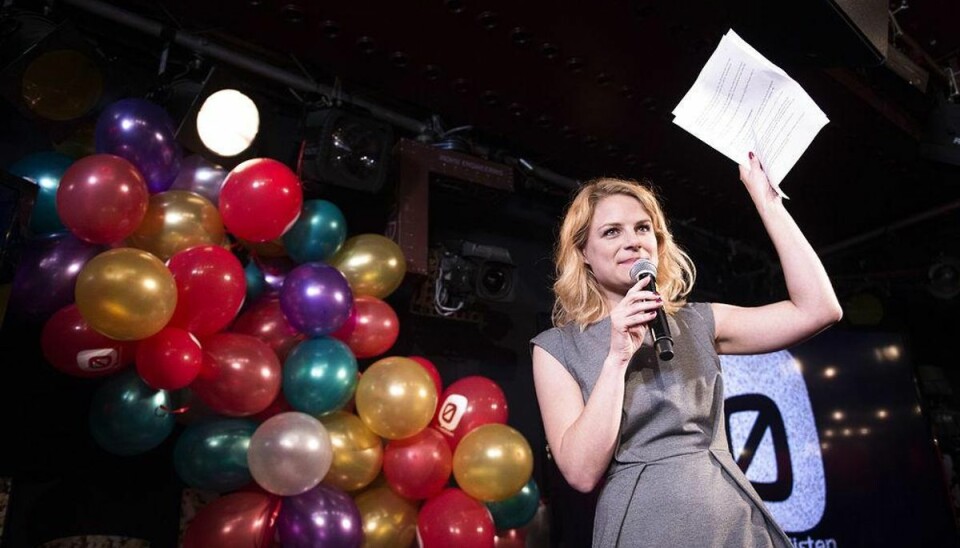 Her er Enhedslistens 14 medlemmer af Folketinget Johanne Schmidt-Nielsen (EL) holder tale. Enhedslisten holder valgfest i Søpavillonen i København på valgdagen, torsdag den 18. juni 2015.