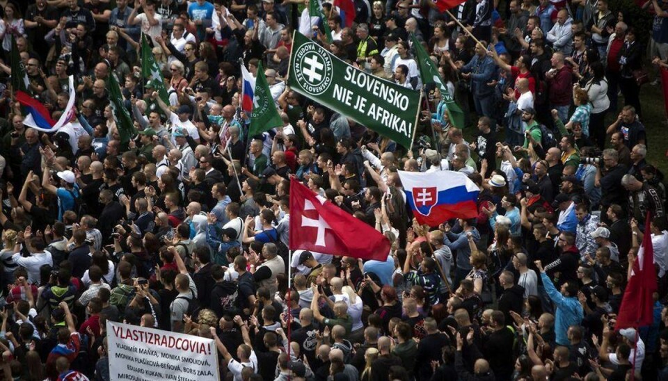 140 anholdt ved voldelig demonstration mod indvandring Foto: VLADIMIR SIMICEK/Scanpix