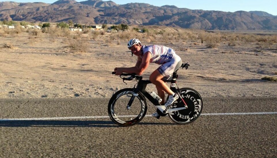 Voldsom ulykke: Dansk cykelrytter ramt af truck Anders Tesgaard blev ramt af en pickup truck under RAAM. Foto: Facebook
