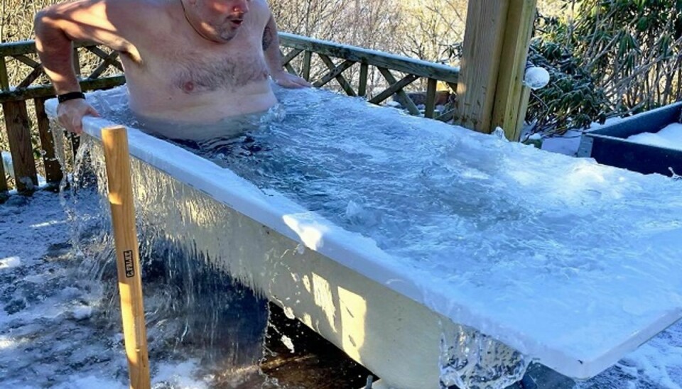Hver dag hopper Thor Andersen i et iskoldt bad. Vejrtrækningen – styr på den – er alfa og omega, når der skal isbades. Foto: Jørgen Rosengren