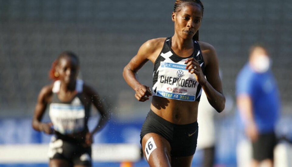 Kenyaneren Beatrice Chepkoech, som her ses ved et atletikstævne, er ny indehaver af verdensrekorden i 5000 meter gadeløb. Foto: Odd Andersen/AFP