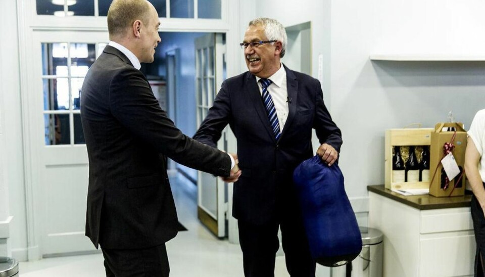 Ny transportminister vil bruge flere penge på veje Magnus Heunicke (t.v.) og Hans Christian Schmidt (t.h.). Foto: Uffe Weng/Scanpix.