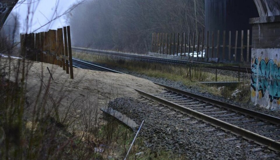 Aflyste tog: Vand satte jordskred i gang