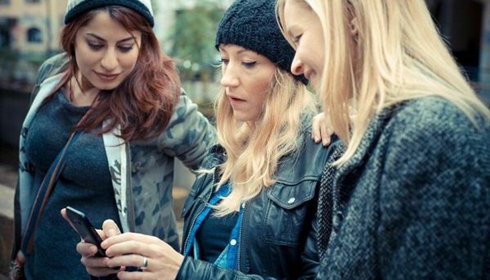 Teenagere har deres eget sprog på nettet. YOLO! Arkivfoto: Colourbox