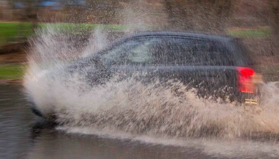 Vask bilen ofte i denne tid, lyder rådet fra eksperterne. Foto: Applus Bilsyn