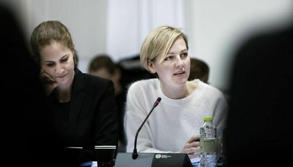 Ida Auken (R) og Maria Gjerding (EL) mener begge, at Eva Kjer Hansen har forsøgt at vildlede om miljøeffekterne af landbrugspakken. Foto: Liselotte Sabroe/Scanpix