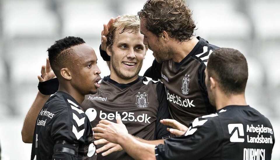 Brøndby rejser sig med 4-0-sejr i Viborg Brøndbys Teemu Pukki scorer til 2-0. Foto: Henning Bagger/Scanpix.