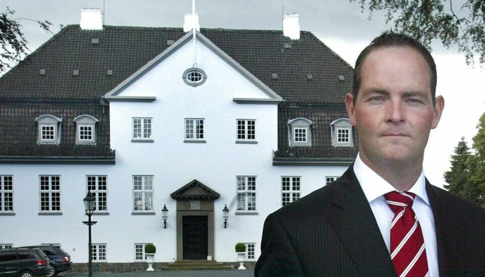 Lego-arving fjerner opslag: -Er ked af det Anders Kirk Johansen har fået utallige kommentarer for sig is-stunt ude foran Rhoden Gods. (Foto: Palle Hedemann)