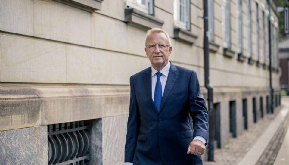 Minister gransker Vestas efter arbejdsskader Beskæftigelsesminister Jørn Neergaard Larsen(V) vil have Vestas gransket efter nyheden om, at medarbejdere er blevet syge af deres arbejde med epoxy. Foto: Pressefoto Beskæftigelsesministeriet, Kim Vadskær./Free