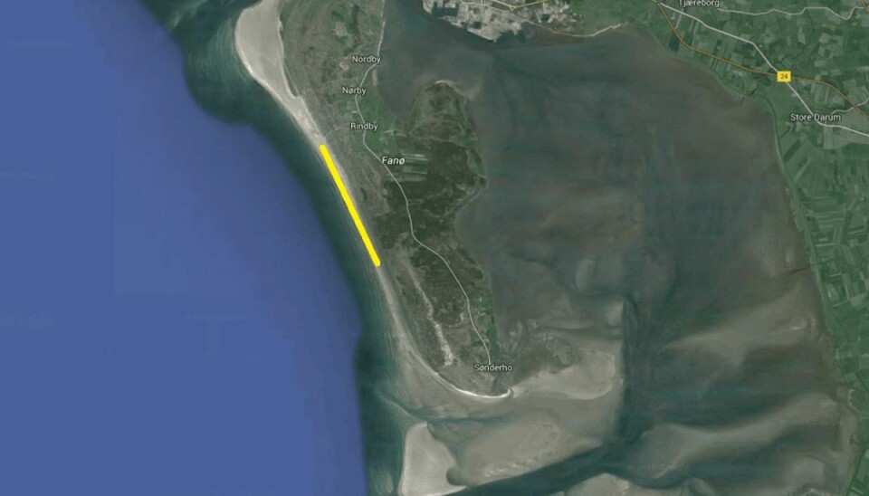 Tysk ægtepar fanget i bil af tidevand på Fanø Det var her på stranden syd for Rindby på Fanø de tyske turister måtte have akut hjælp. Foto: Google Maps.