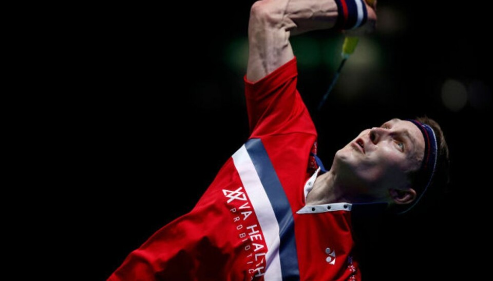 Axelsen slider sig i All England-finale Viktor Axelsen er for andet år i træk klar til finalen i All England. Foto: Adrian Dennis/AFP