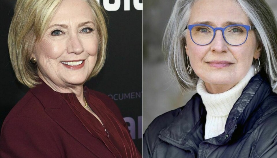 Hillary Clinton (til venstre) og Louise Penny (til højre) har i samarbejde skrevet spændingsromanen “State of Terror”, der udkommer til oktober. – Foto: Ritzau Scanpix.