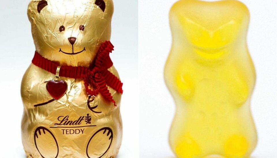 Bedøm selv: Ligner disse to slikbjørne hinanden? Til venstre Lindts choko-bamse, til højre Haribos vingummiversion. Foto: Rolf Vennenbernd/Scanpix