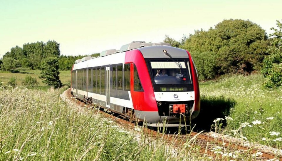 Det er tog som dette, der betjener Tølløsebanen. Pressefoto