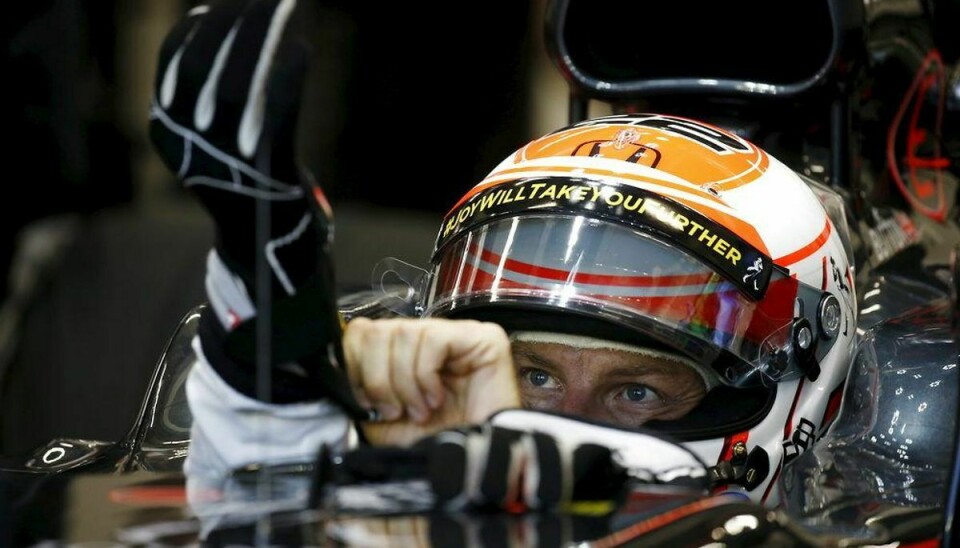 Jenson Button har forlænget sin kontrakt med McLaren-Honda, og det kaster nu danske KEvin Magnussen ud i kulden. Edgar Su