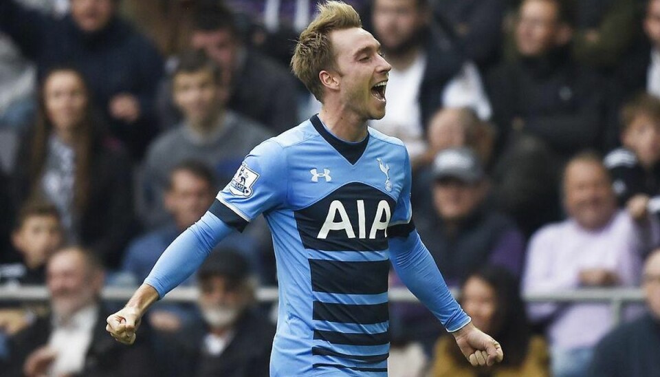 Eriksen lyner to gange direkte på frispark Christian Eriksen jubler efter scoring. Foto: Rebecca Naden/Scanpix.